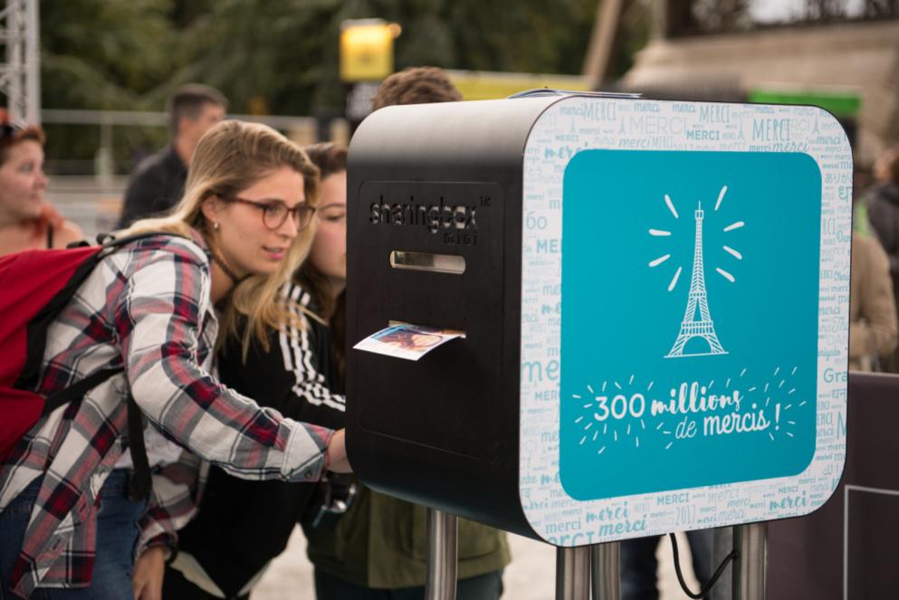 Eiffel Tower photobooth