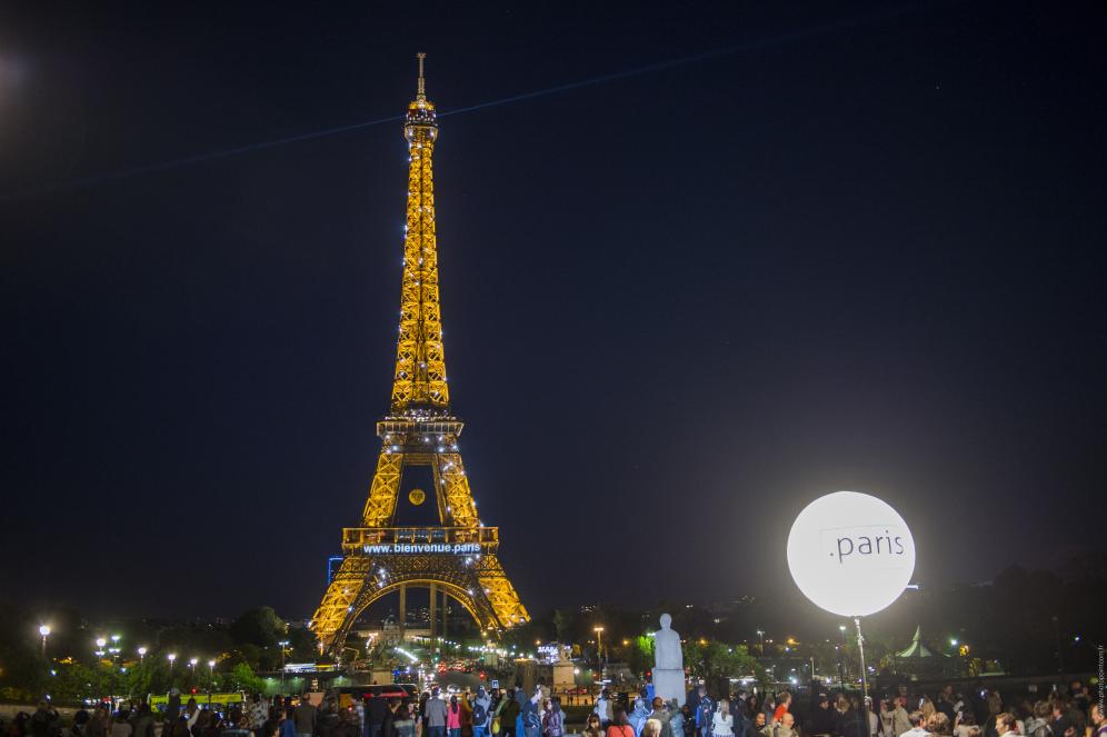 tour eiffel de nuit extension .paris